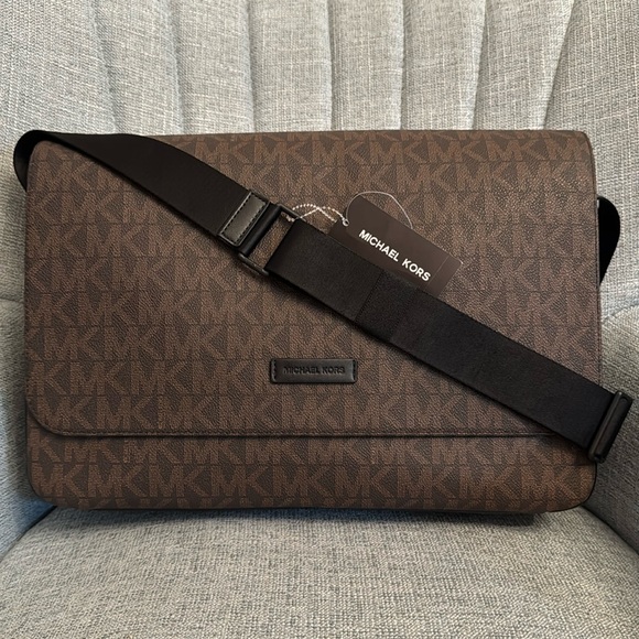 Michael Kors Everett Men’s Black Brown Leather Flap Messenger Bag - Picture 1 of 10